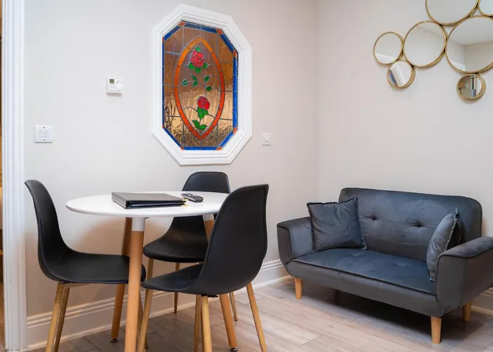 Warner's Collection Apartment